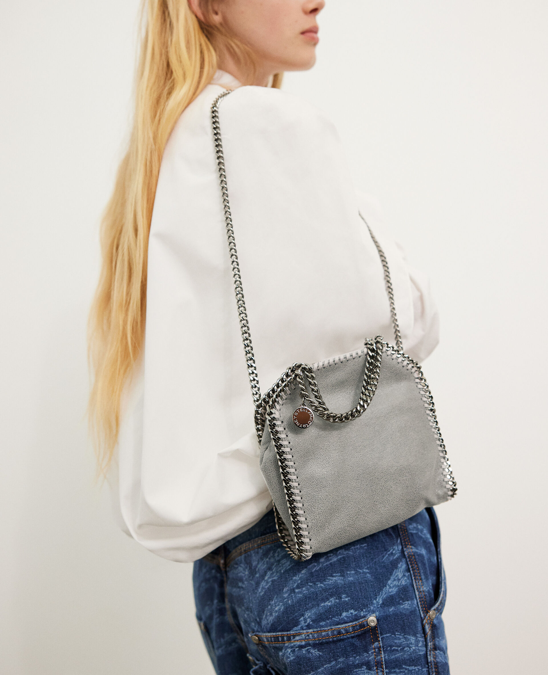 Falabella Mini Tote Bag-Grau-model